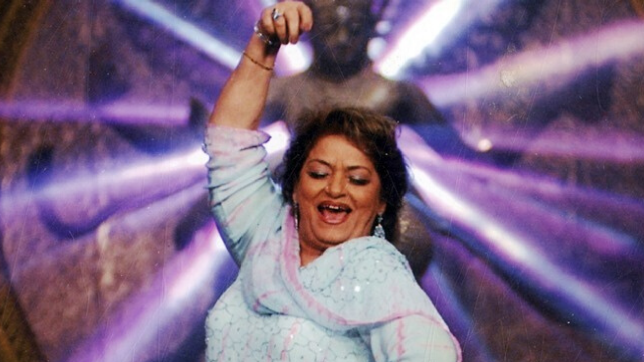 Bollywood Choreographer Saroj Khan Dies at 71