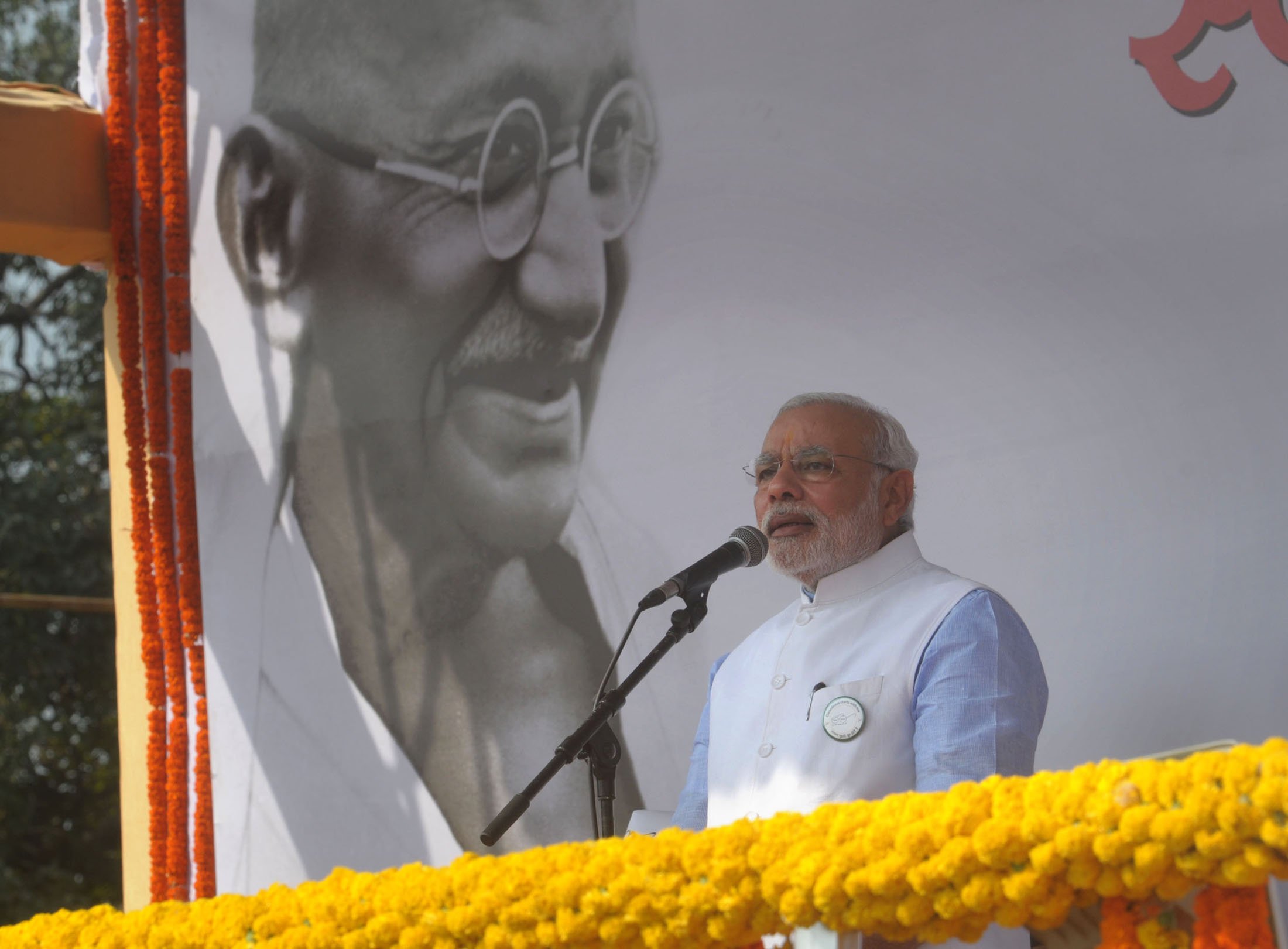 The Prime Minister Shri Narendra Modi addressing the Nation on the launch of Swachh Bharat Mission at Rajpath in New Delhi on October 02 2014