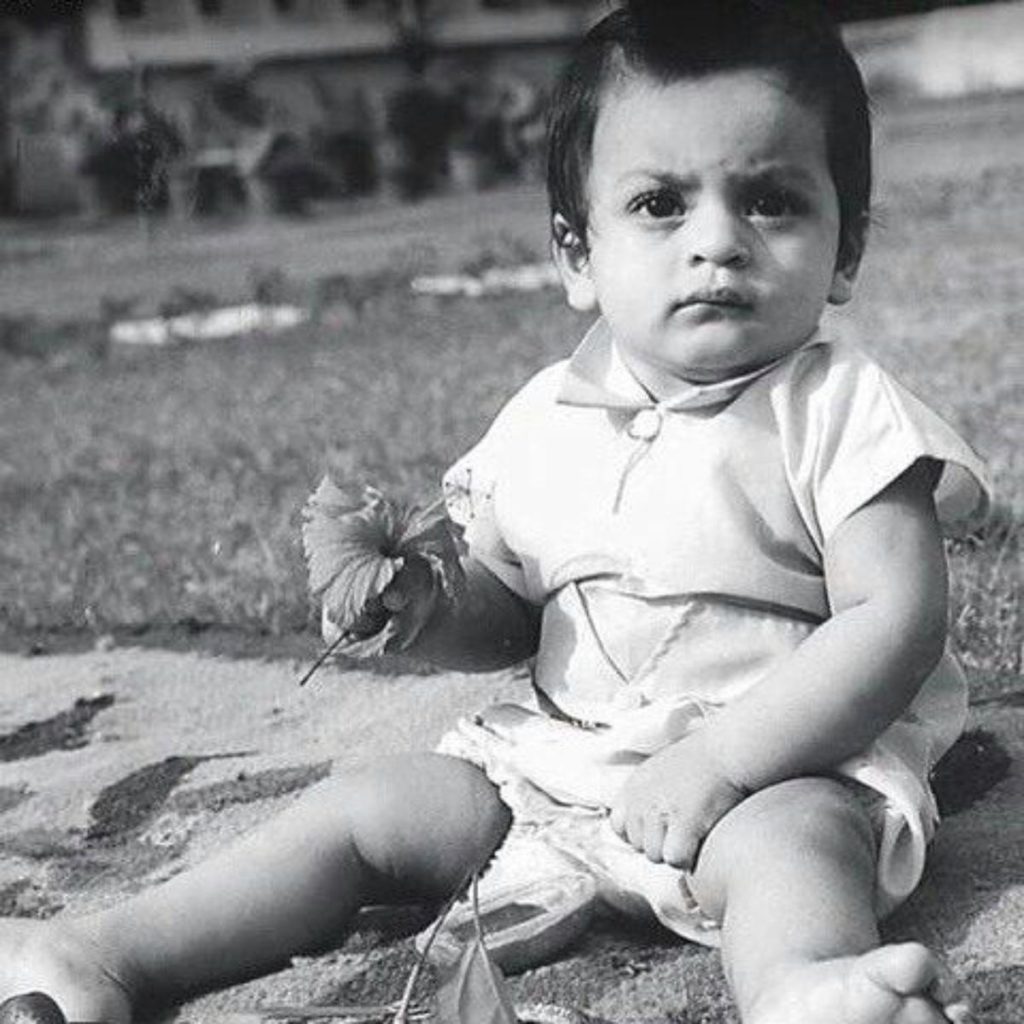 shah rukh khan childhood Pic 1024x1024 1