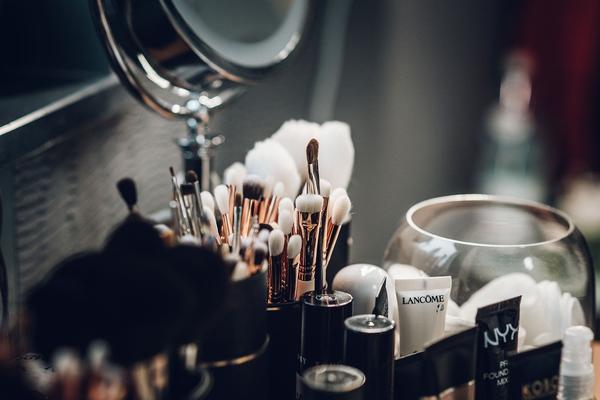 When To Throw Away Your Makeup and Skincare grande
